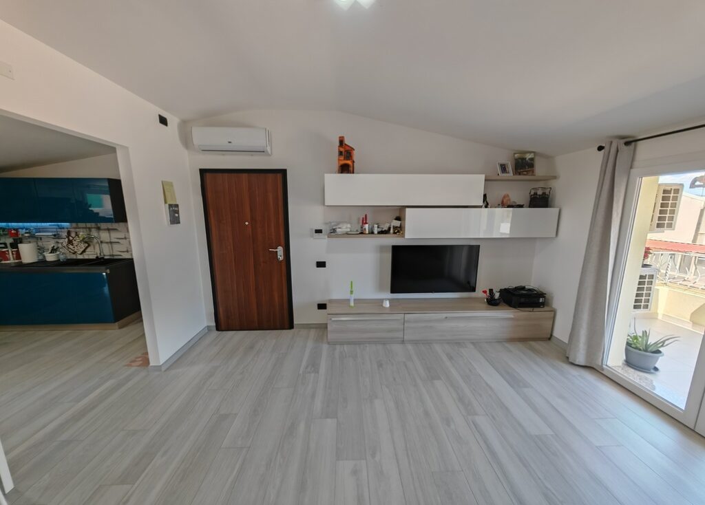 Quartu Sant’Elena – Ultimo piano ristrutturato – immagine 28