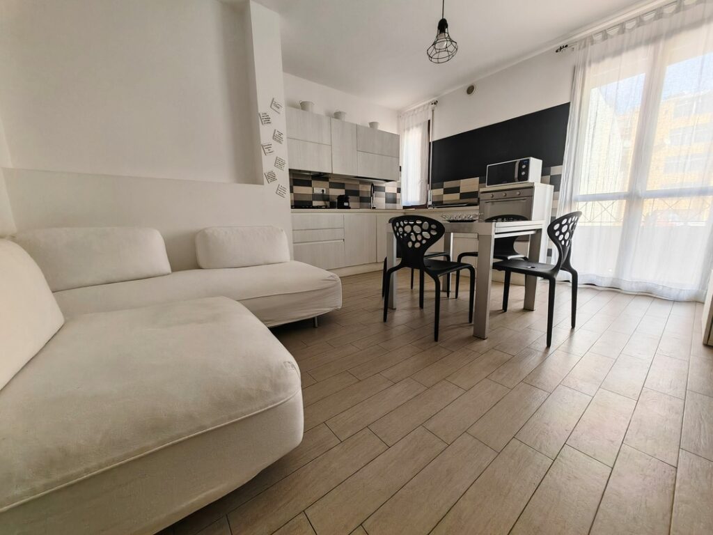 Cagliari, San Benedetto – Ultimo piano – immagine 9