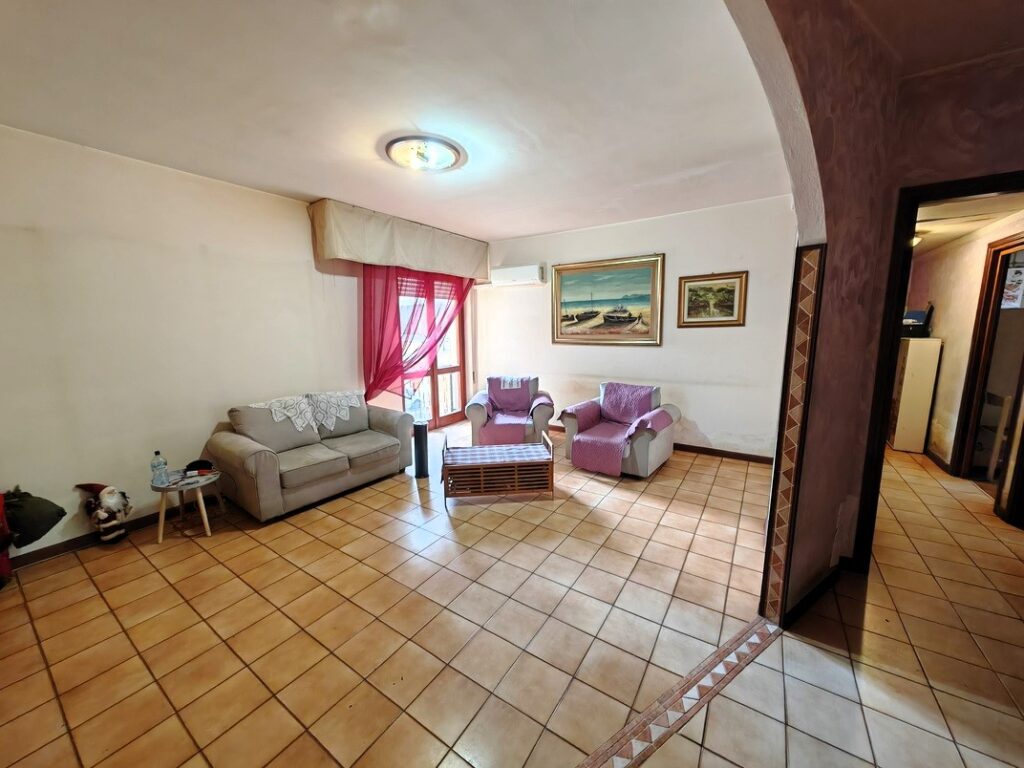 Quartu Sant’Elena, zona Via Turati – Ampio trivano – immagine 3