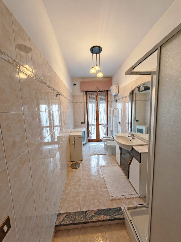 Villaspeciosa – ultimo piano con terrazza – immagine 12